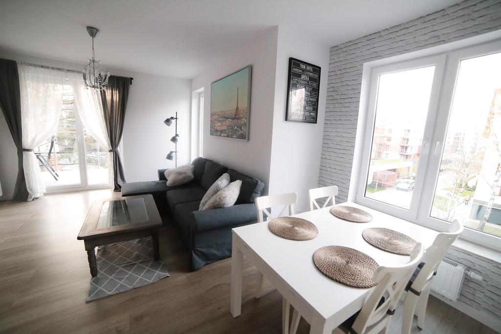 Apartament Paris コウォブジェク エクステリア 写真