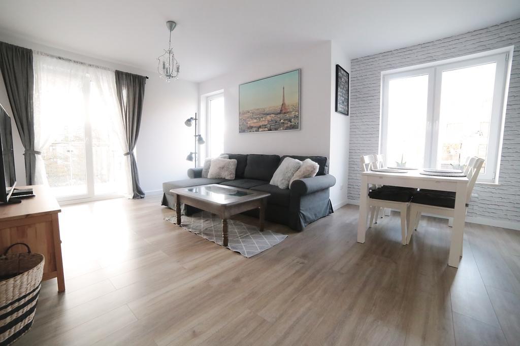 Apartament Paris コウォブジェク エクステリア 写真